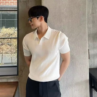 Slim-fit solid-color T-shirt with a notched collar