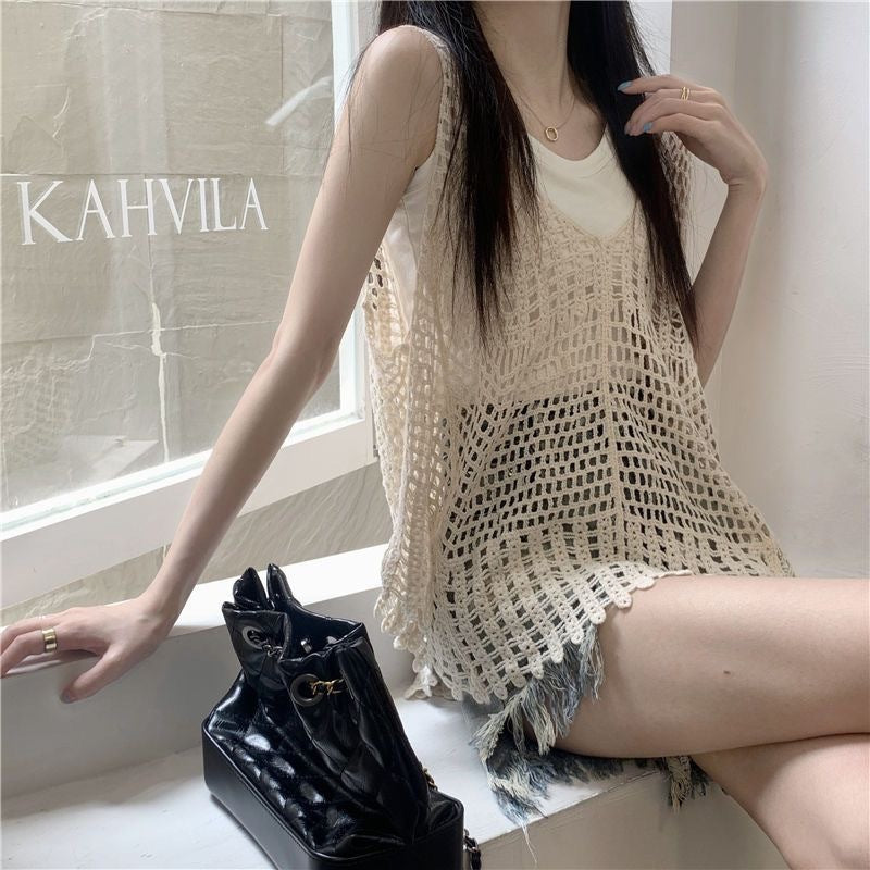 Slimming halter cutout blouse