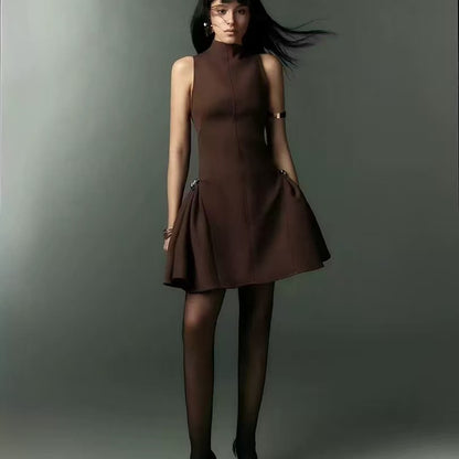 slimming sleeveless dress
