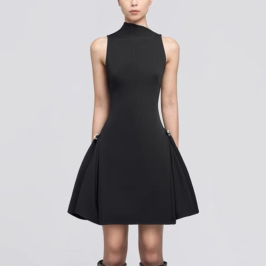 slimming sleeveless dress