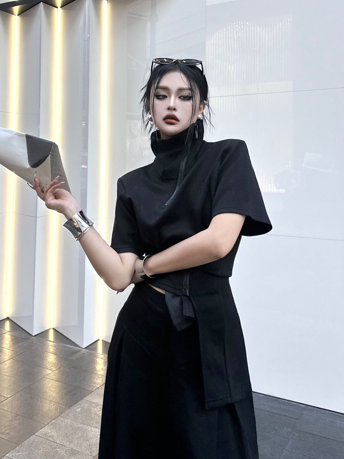 Slimming wide-leg pants