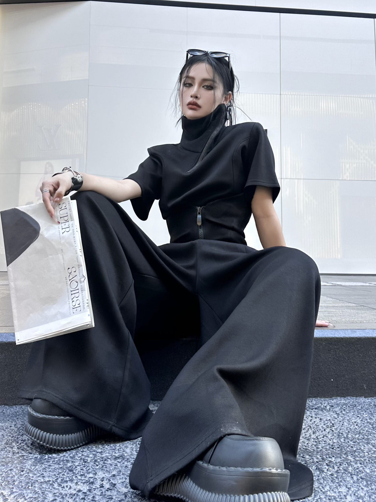 Slimming wide-leg pants