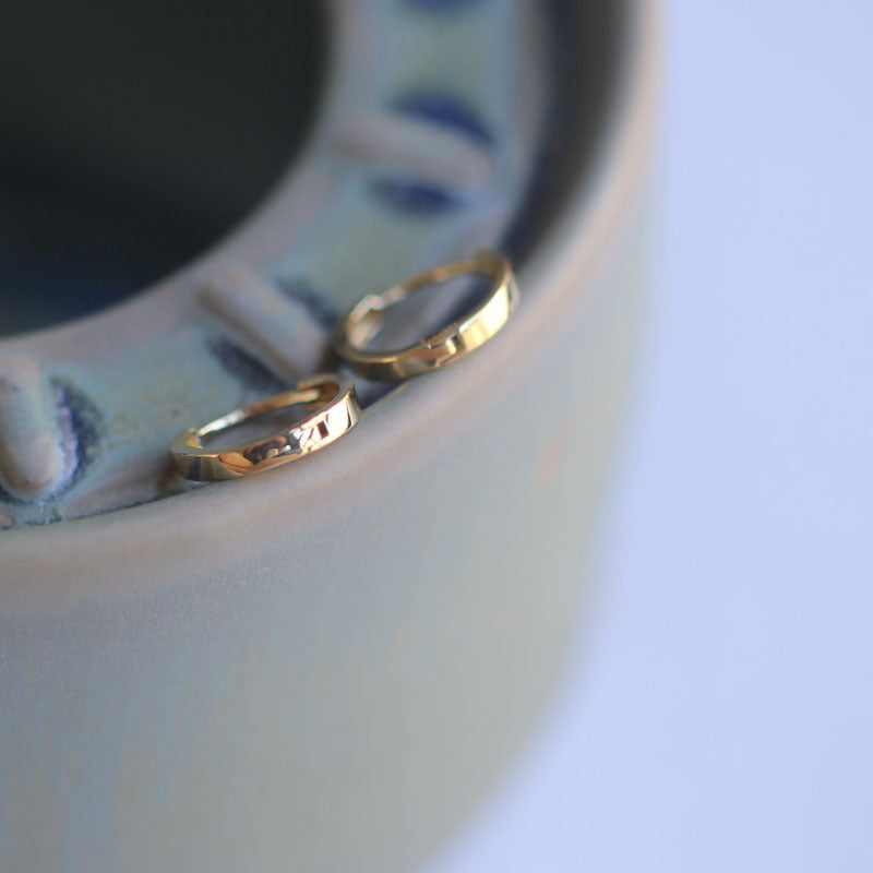 Small earrings ear buckle