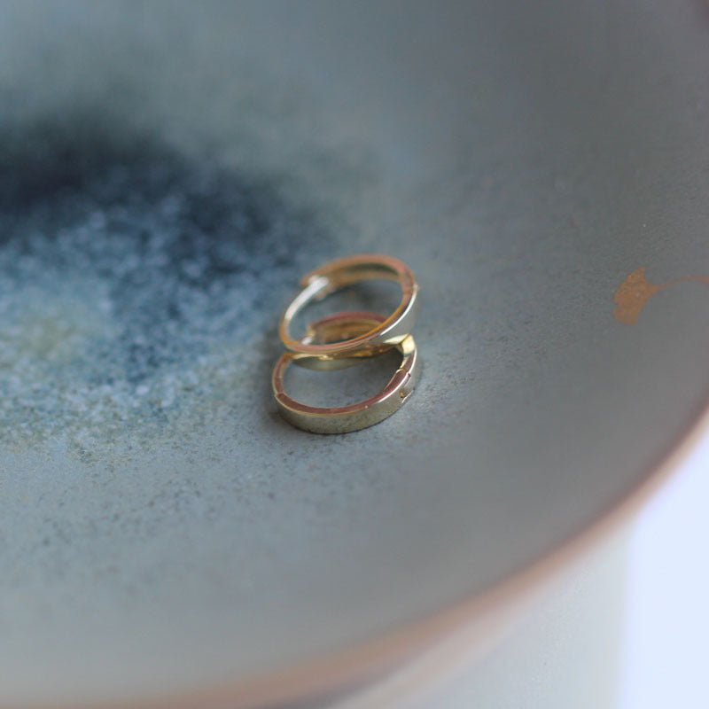 Small earrings ear buckle