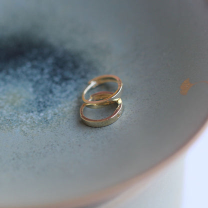 Small earrings ear buckle