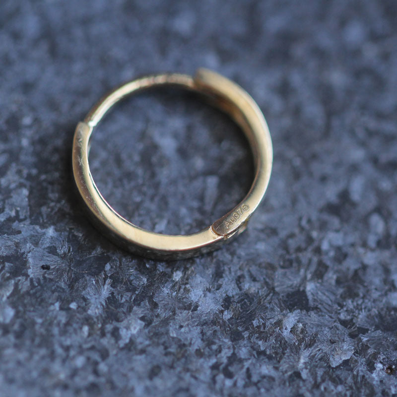 Small earrings ear buckle
