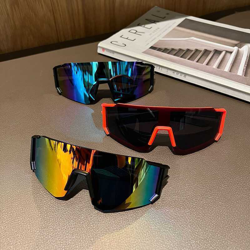 Smart Color-Changing Polarized Sports Glasses