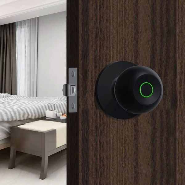 Smart door handle with charging function