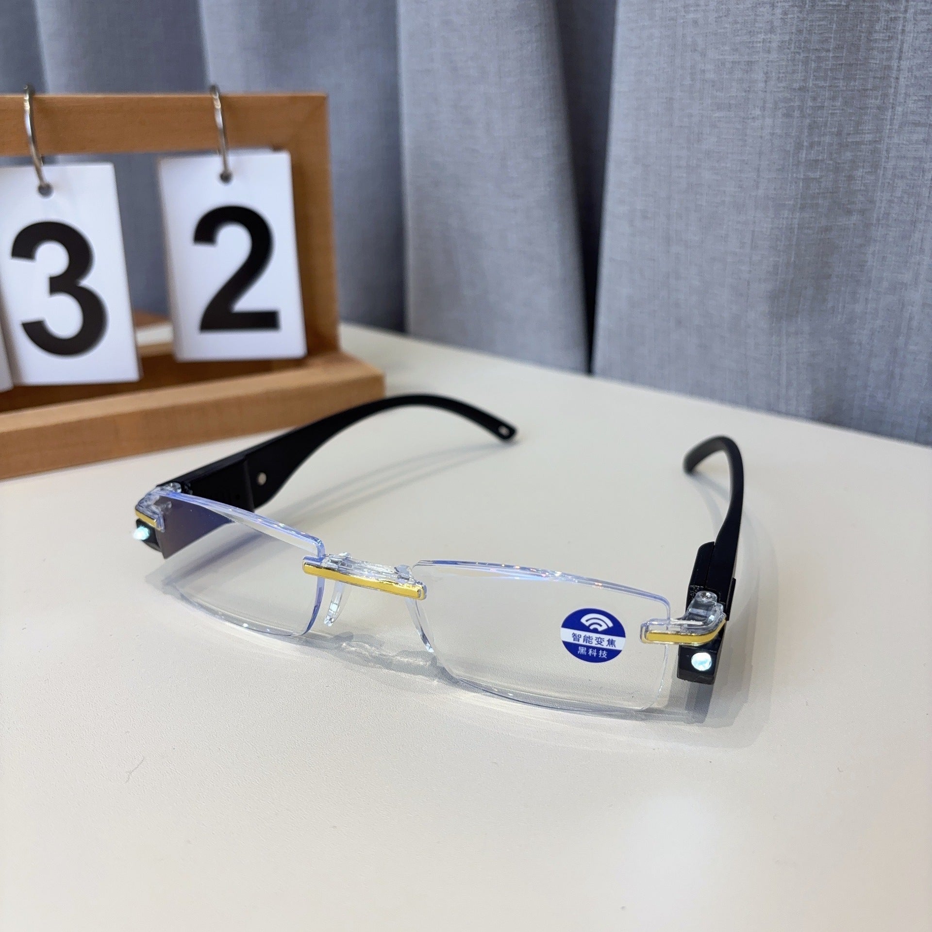 Smart Zoom LED Reading Glasses with Anti-Blue Light