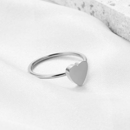 Smooth-surface heart ring