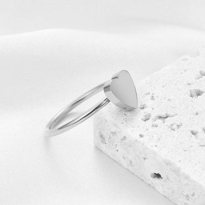 Smooth-surface heart ring