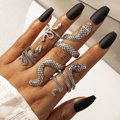 Snake Pattern Retro Ring