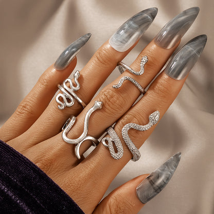 Snake Pattern Retro Ring