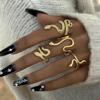 Snake Pattern Retro Ring