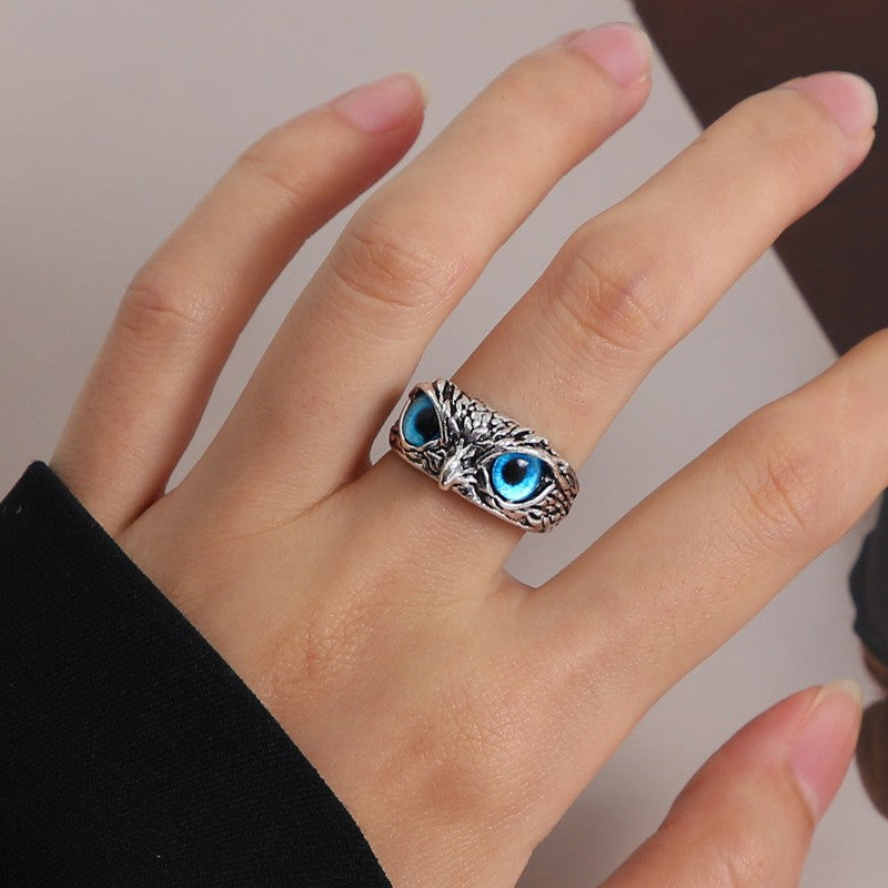 Snake-shaped zircon ring trendy geometric design