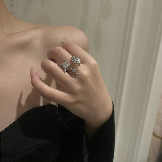 Snake-shaped zircon ring trendy geometric design