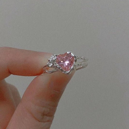 Snake-shaped zircon ring trendy geometric design