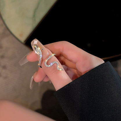 Snake-shaped zircon ring trendy geometric design