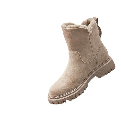 Snow boots with insulation for warmth