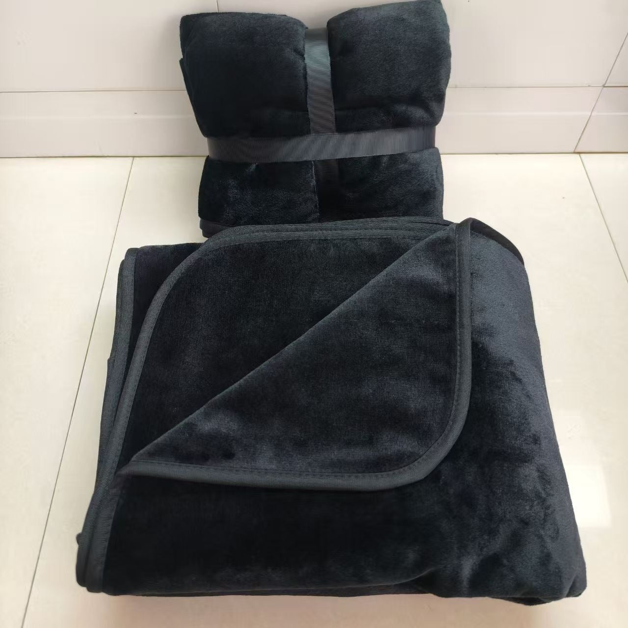 Soft Double-Sided Flannel Waterproof Blanket