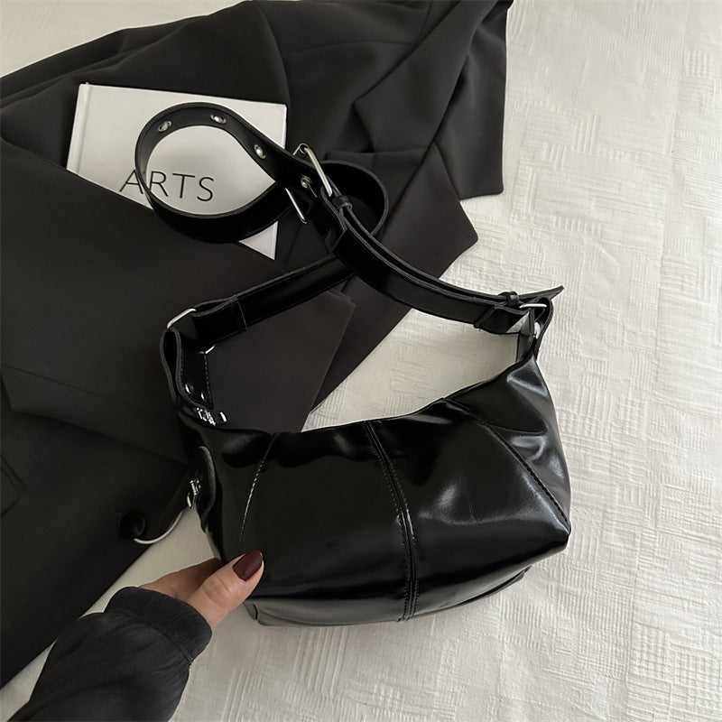 Soft leather single-shoulder crossbody bag