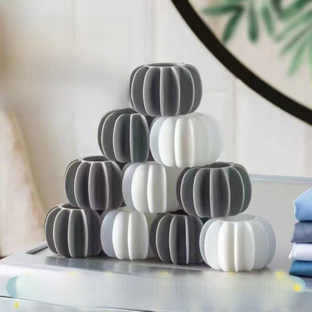 Soft silicone laundry balls