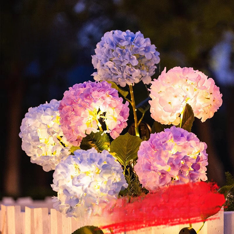 Solar courtyard light