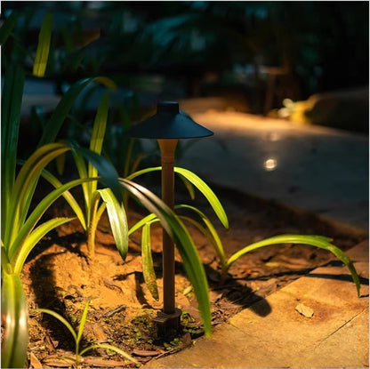 Solar garden lamp