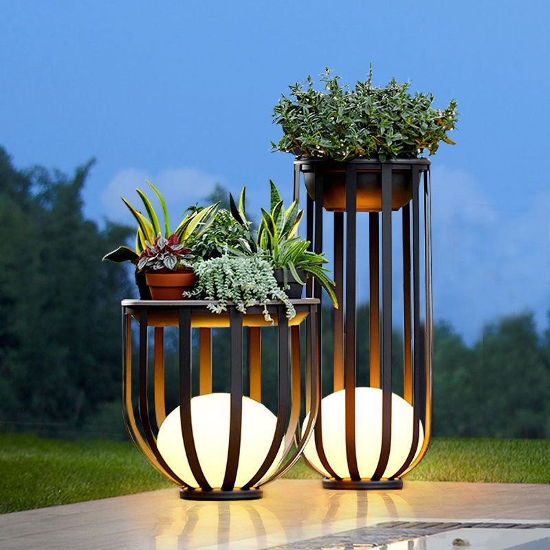 Solar garden light