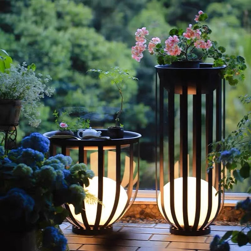 Solar garden light
