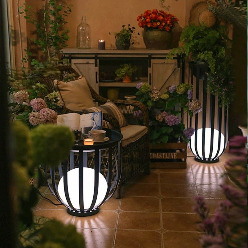Solar garden light