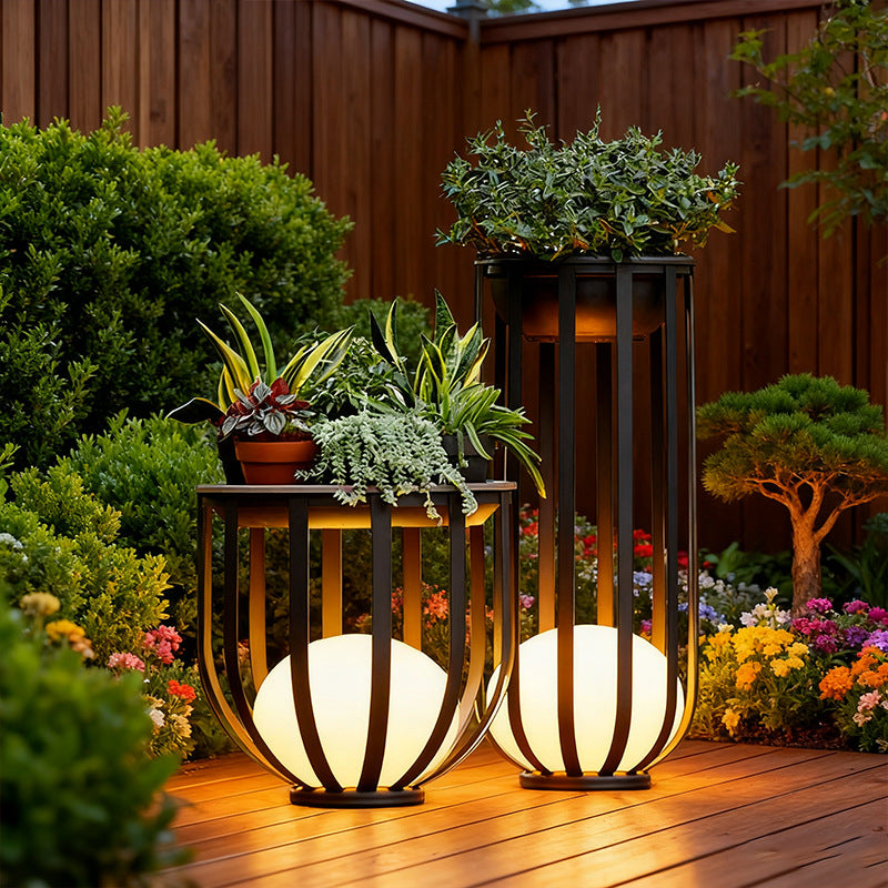 Solar lawn light