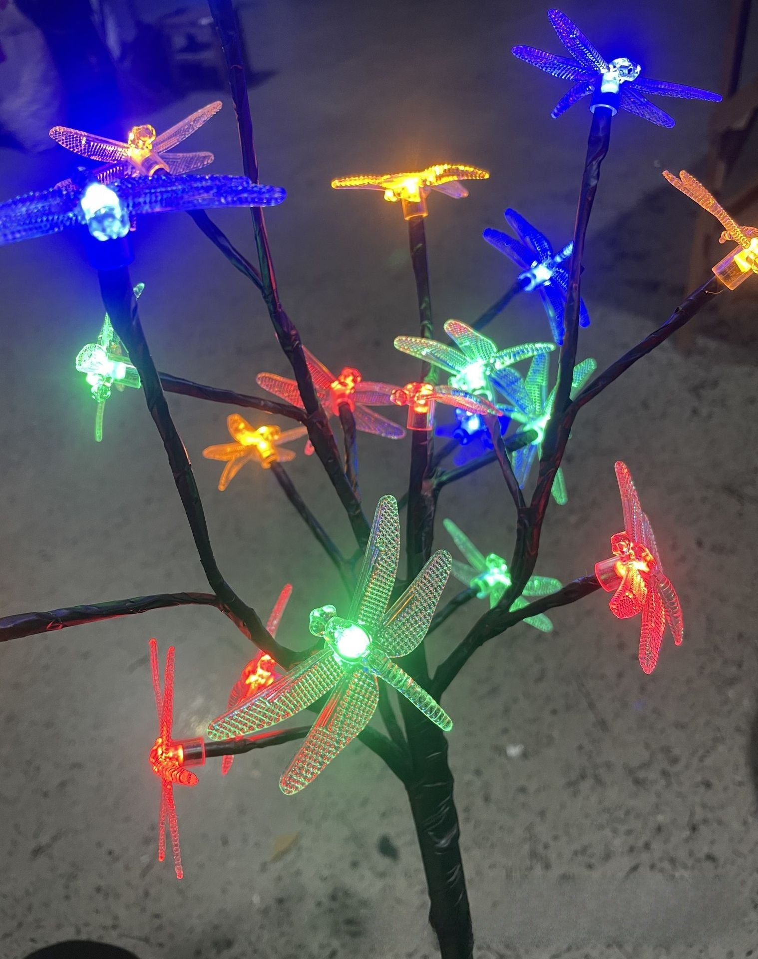 Solar Powered Decorative Garden Lamp with Flower Designs