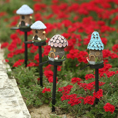 Solar Powered Resin House Garden Light with LED