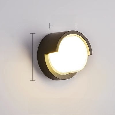 Solar wall light