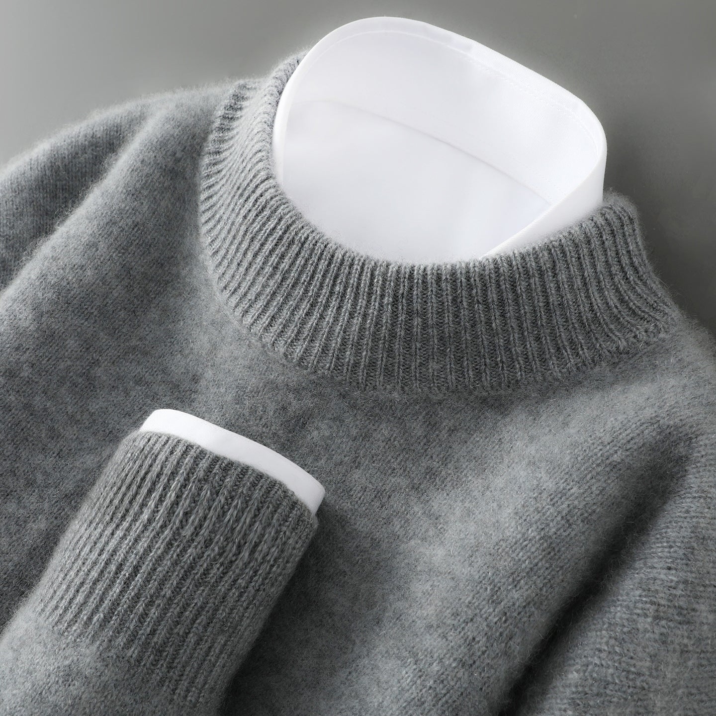 Solid-color base knitted wool sweater