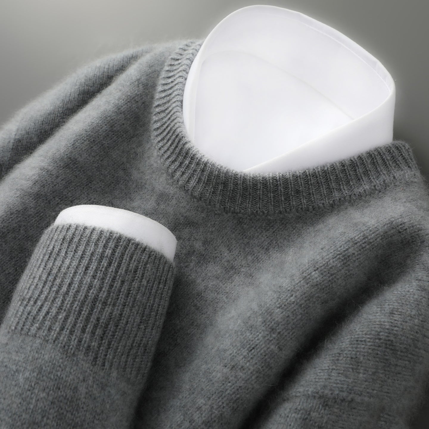 Solid-color base knitted wool sweater