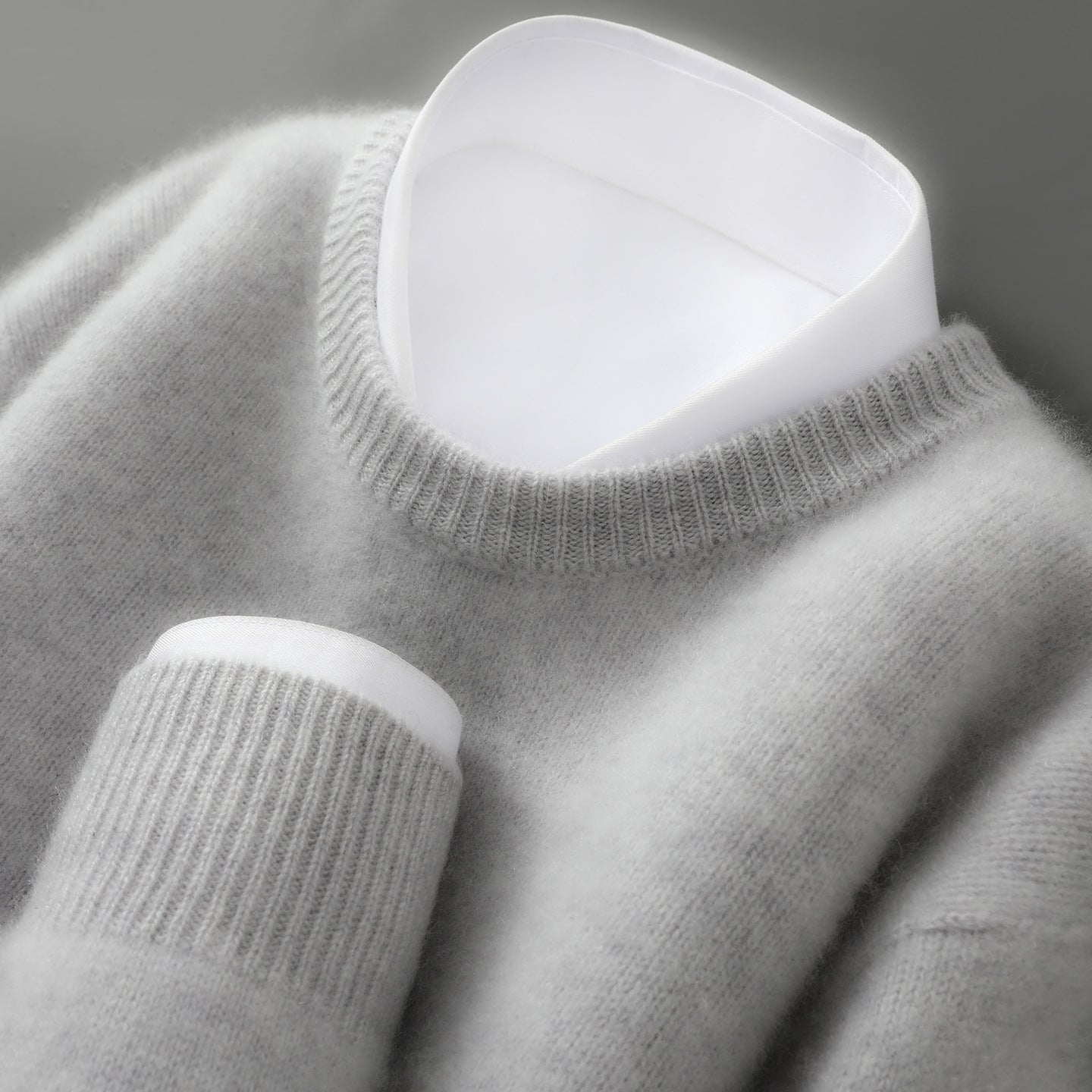 Solid-color base knitted wool sweater