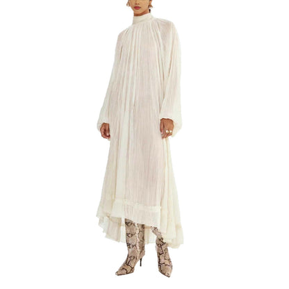 Solid-color dress with long sleeves