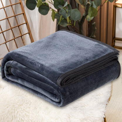 Solid-color flannel blanket