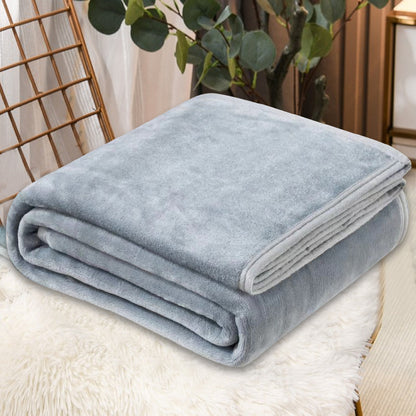 Solid-color flannel blanket