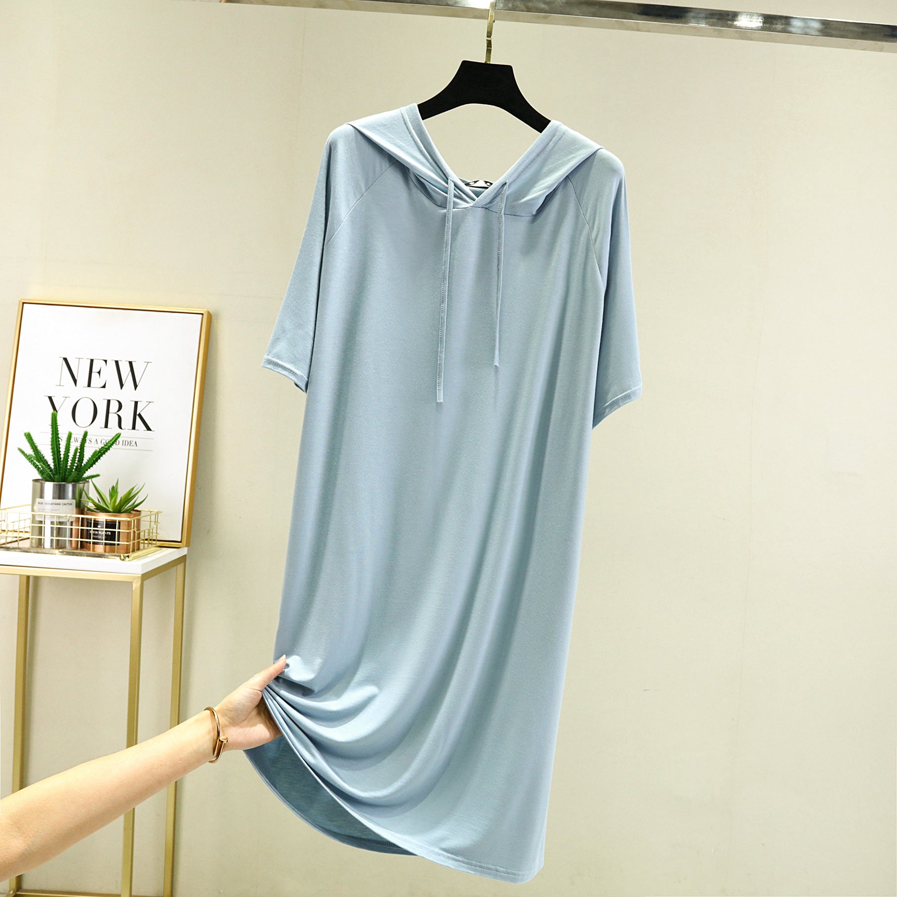 Solid-color hooded straight skirt