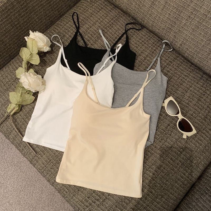 Solid-color inner layer with a strapless short top