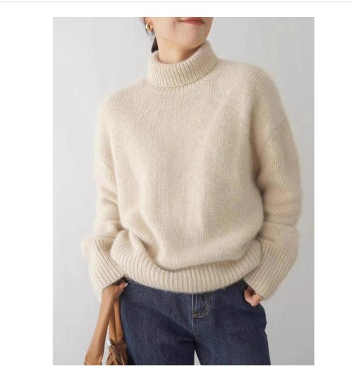 Solid color knitwear