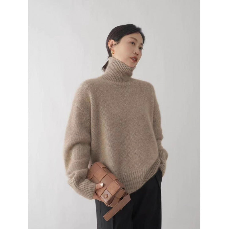Solid color knitwear