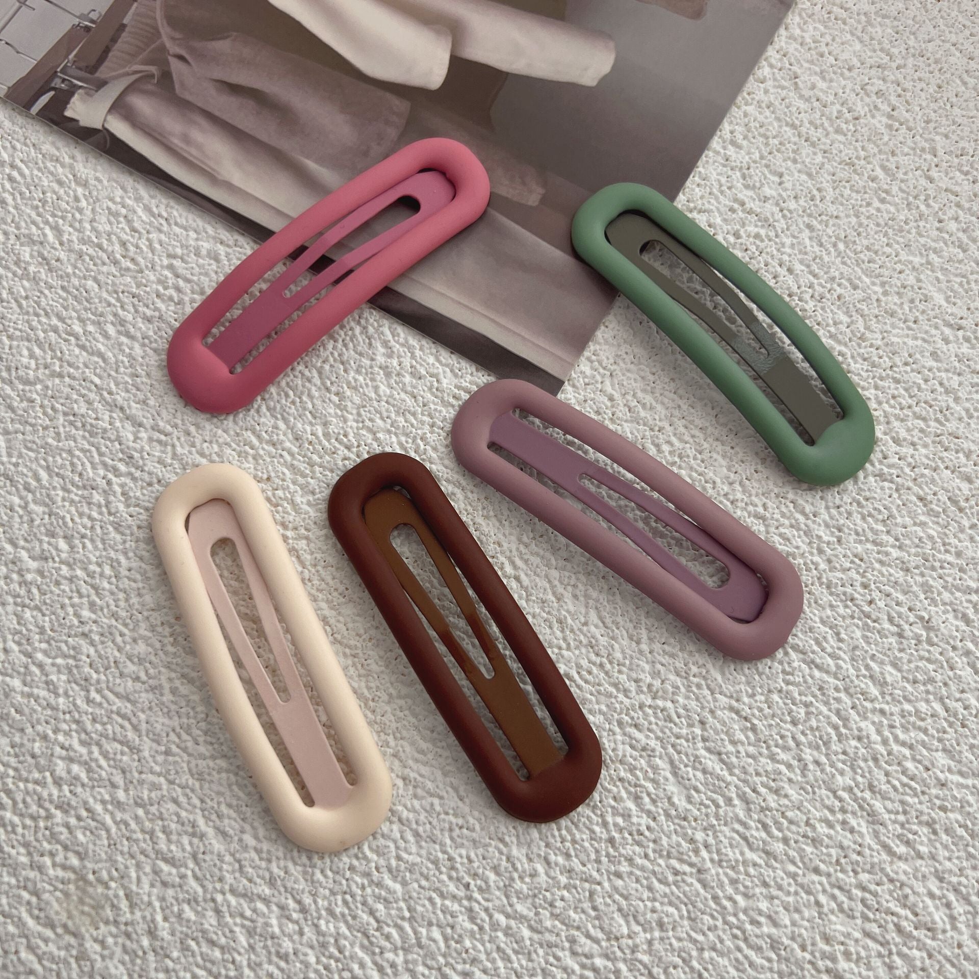 Solid color matte hairpin