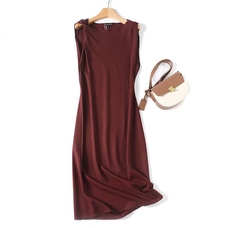 Solid-color pullover sleeveless long dress