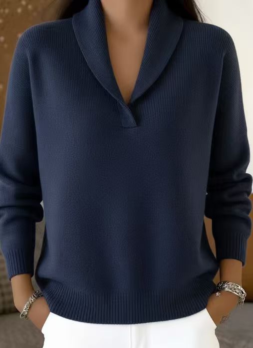 Solid-color relaxed-fit pullover