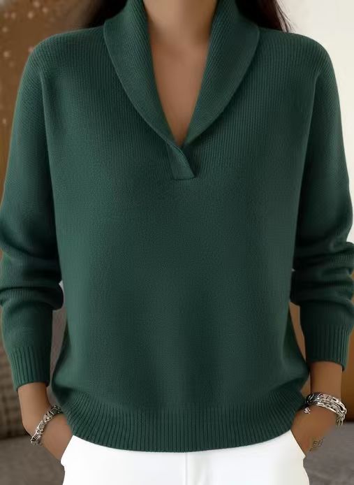 Solid-color relaxed-fit pullover