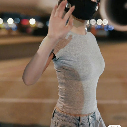 Solid-color round-neck short-sleeved T-shirt